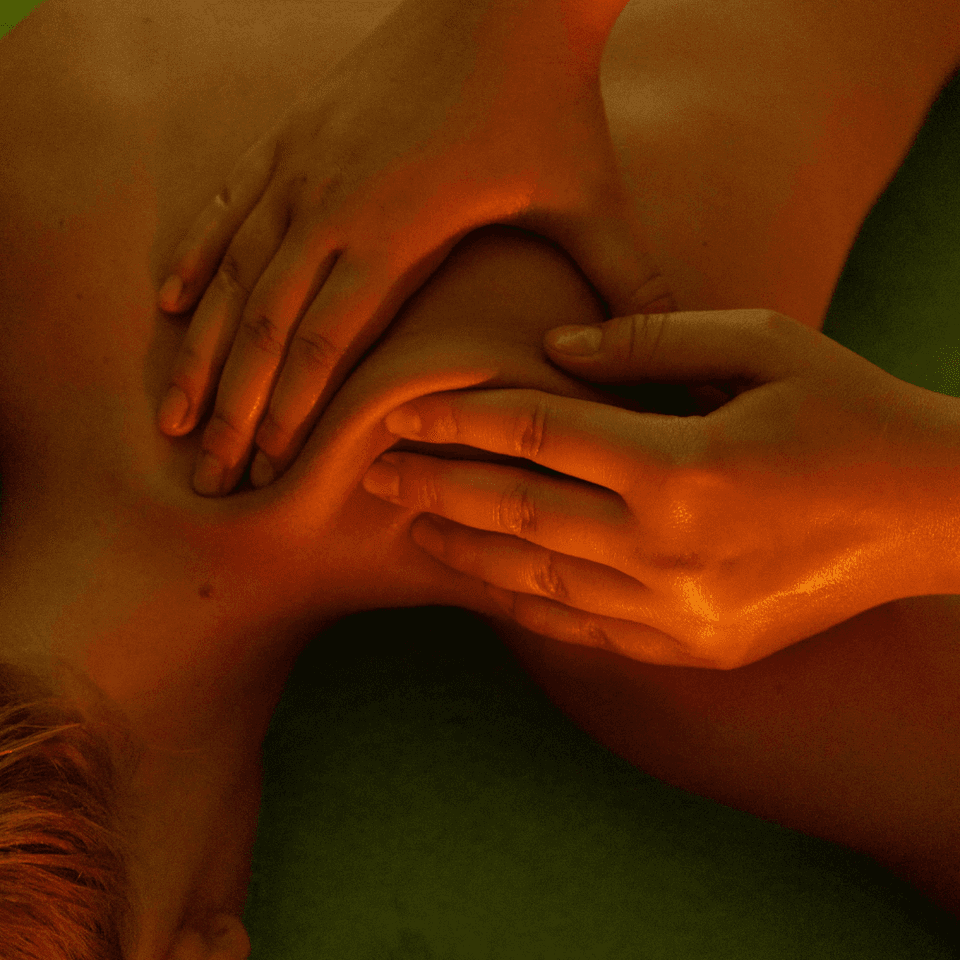 Warm Glow: Aromatherapy Hot Oil Massage 1