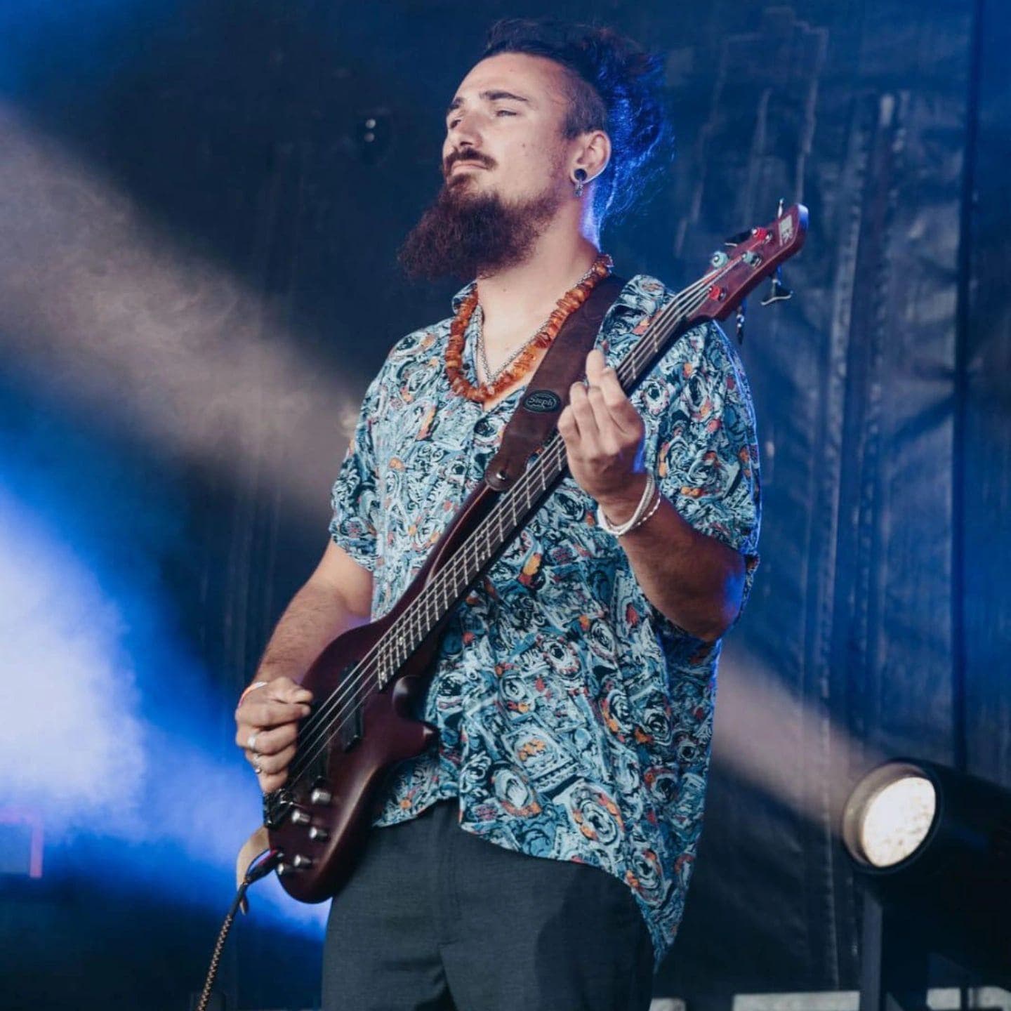 Guitar or bass lessons