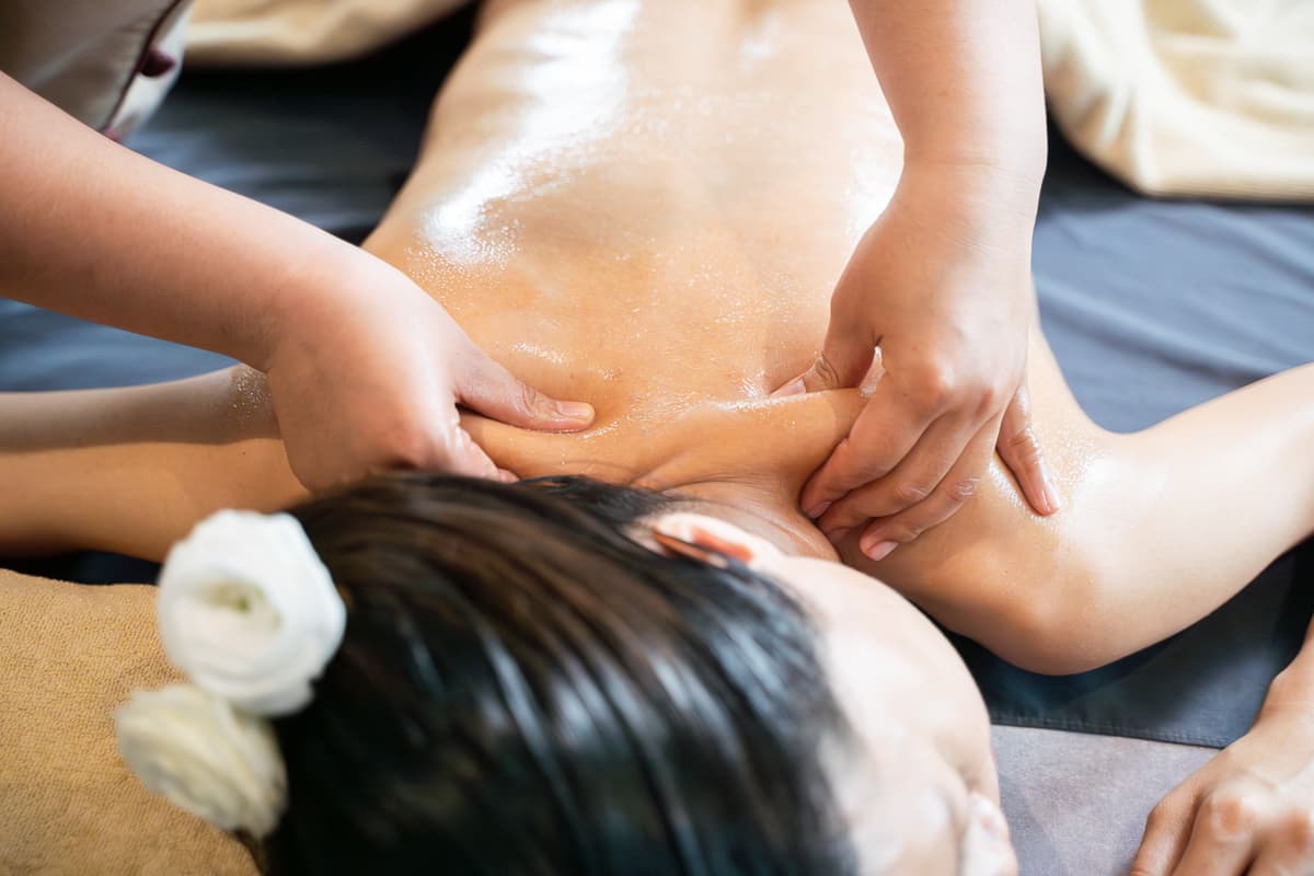 Aromatic Bliss: Essential Oil Therapy