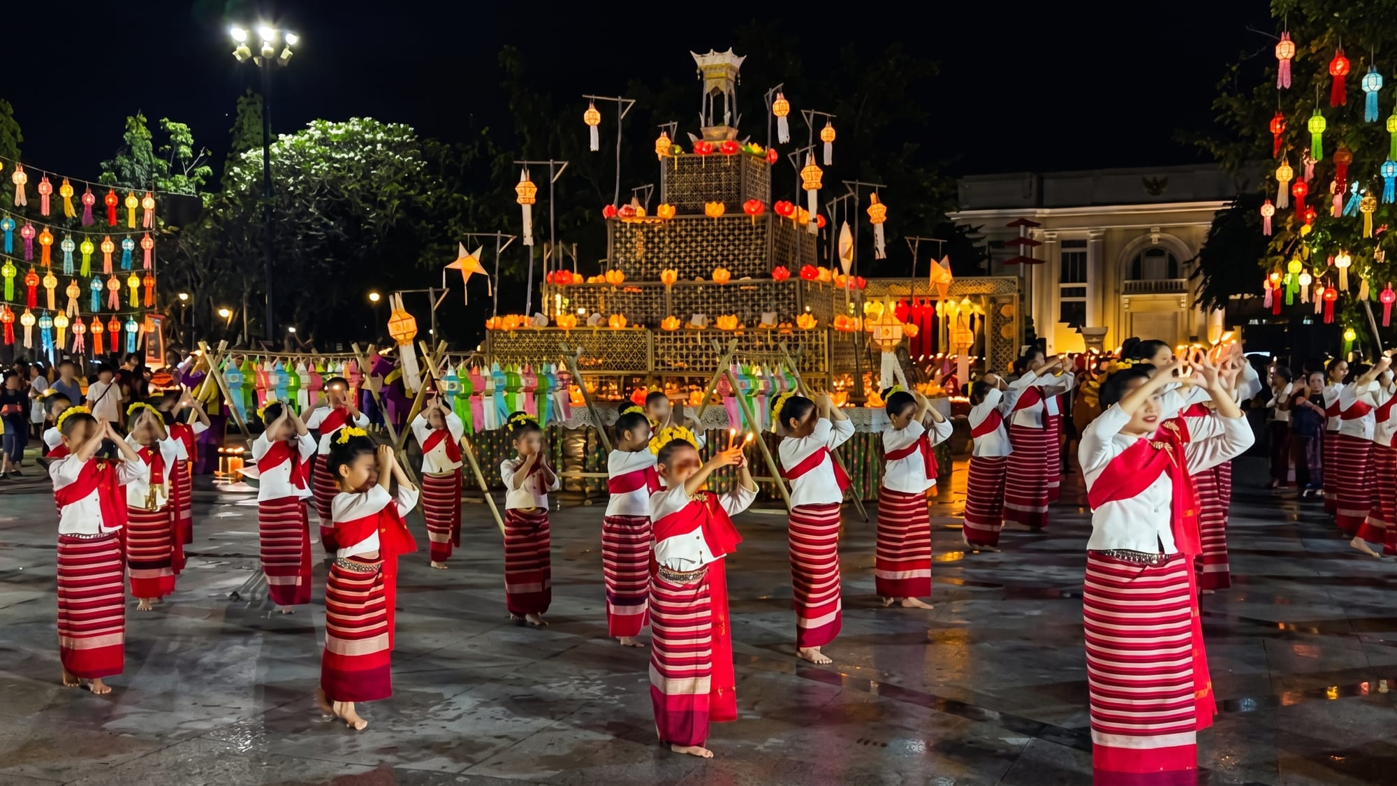Crowds at a free festival event at Tha Phae Gate in Chiang Mai during Loy Krathong